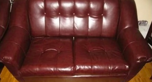 Обивка дивана кожей. Маркс